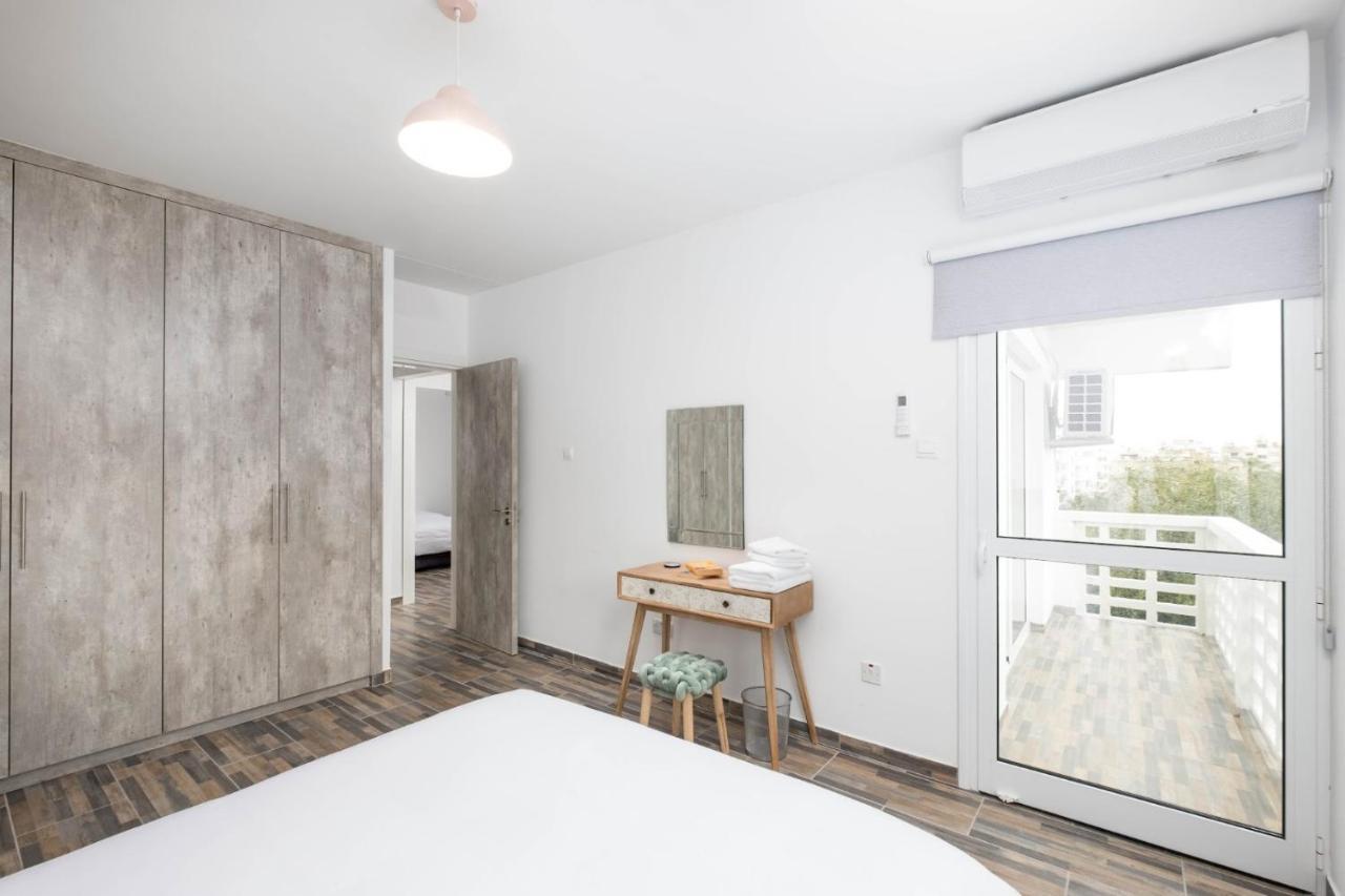 Happy Stay Apartment - Halefka Court Larnaca Bagian luar foto