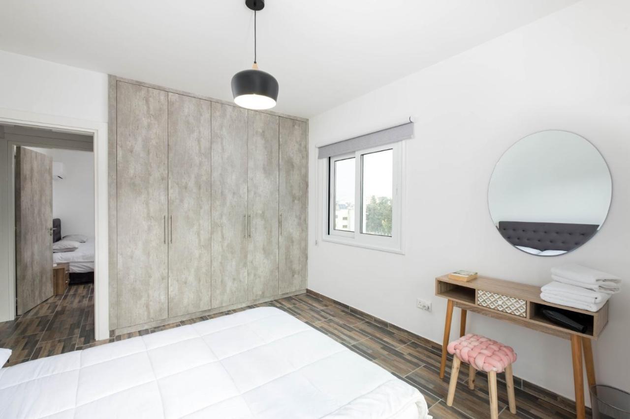 Happy Stay Apartment - Halefka Court Larnaca Bagian luar foto